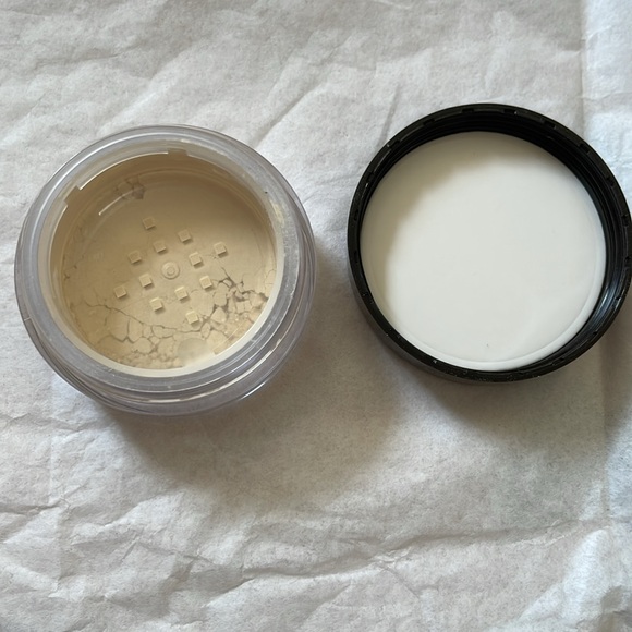 Laura Mercier translucent loose setting powder 5g - Picture 3 of 3